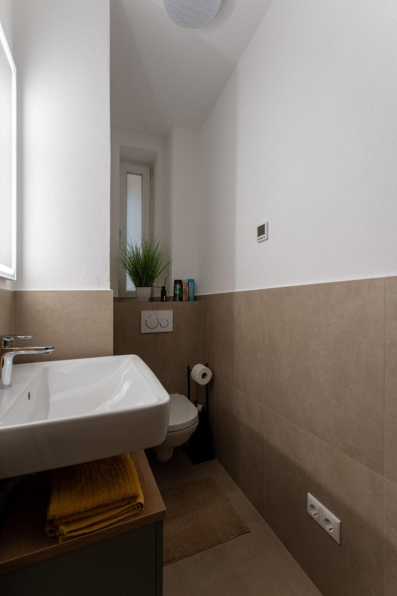 Modern Living Apartment - 3-Zimmer - Nuernberg Nord, Ruhige Seitenstrasse, Fusslaeufig Strassenbahn Bagian luar foto